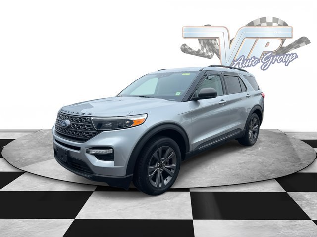 Used 2021 Ford Explorer XLT w/ Equipment Group 202A image 2