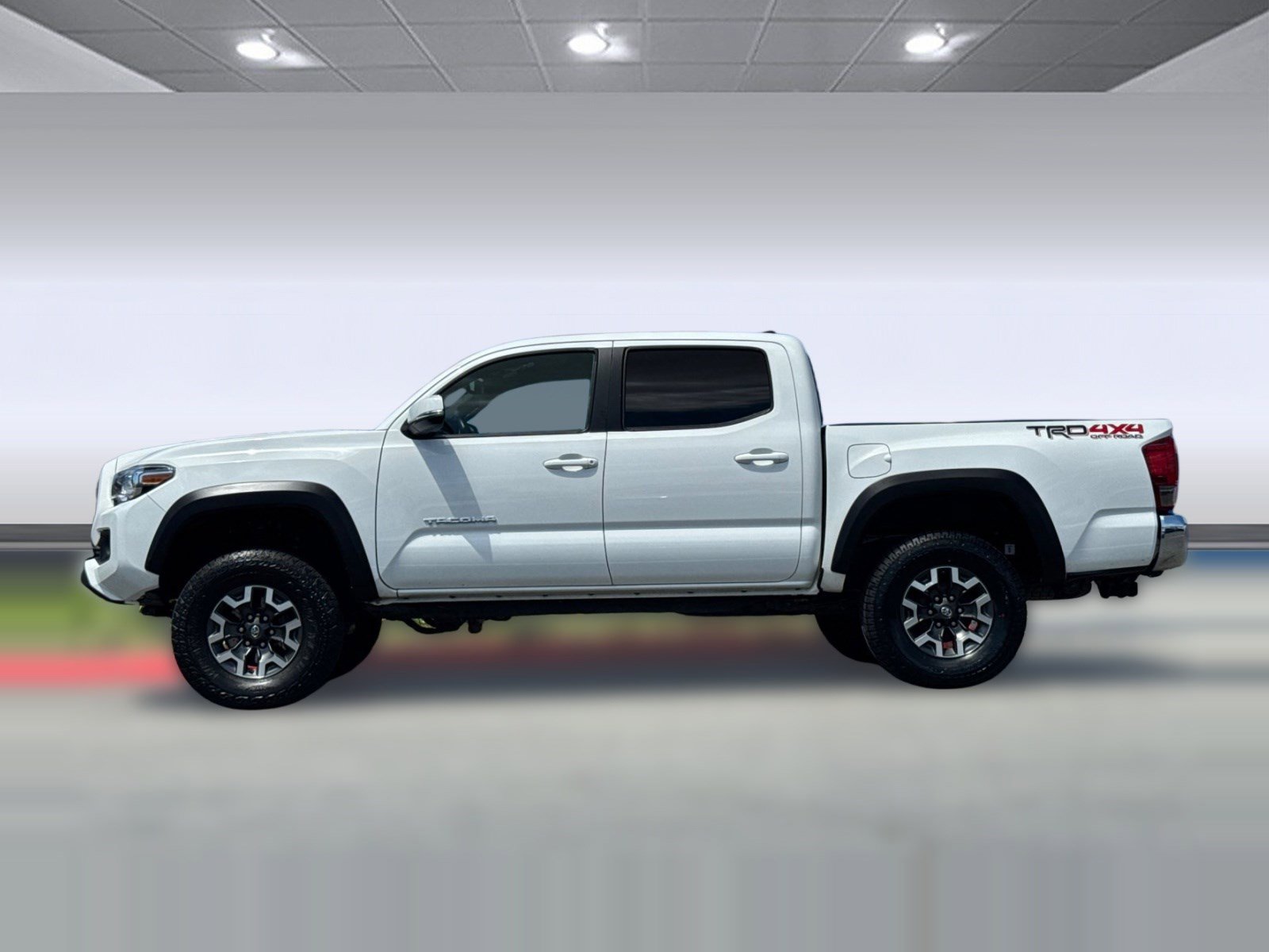 Used 2017 Toyota Tacoma TRD Off-Road w/ Tow Package (A/T) AWD/4WD image 2