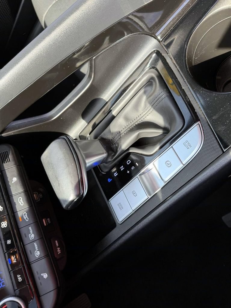 Used 2023 Hyundai Elantra Limited w/ Cargo Package FWD image 19