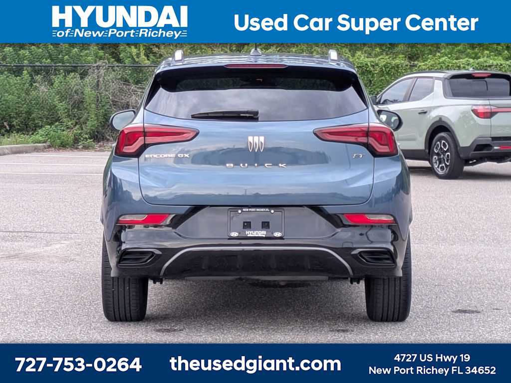 Used 2024 Buick Encore GX Sport Touring FWD image 4