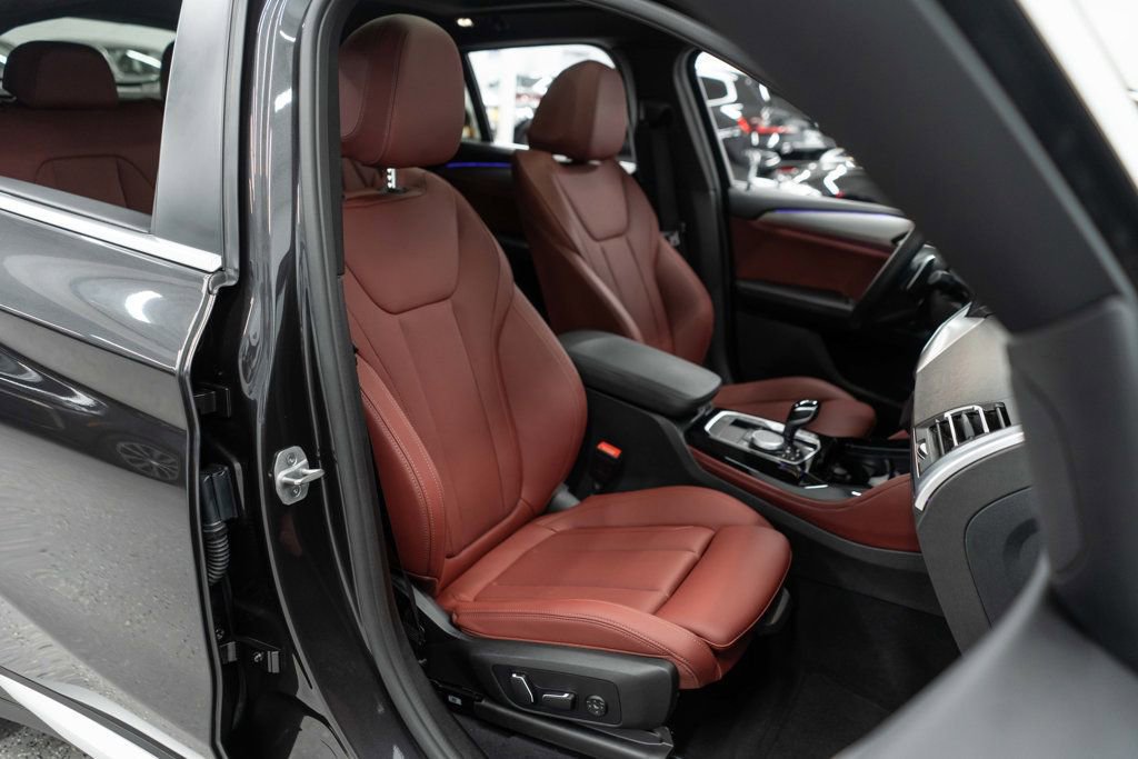 Used 2025 BMW X4 xDrive30i w/ Premium Package image 10