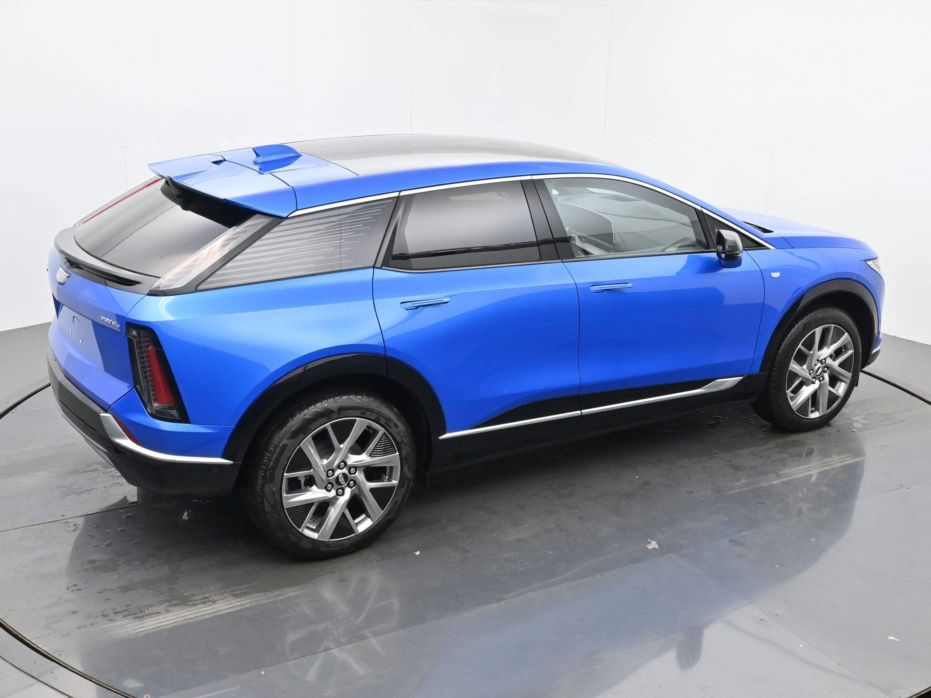 New 2026 Cadillac Optiq Luxury 2 AWD/4WD image 28