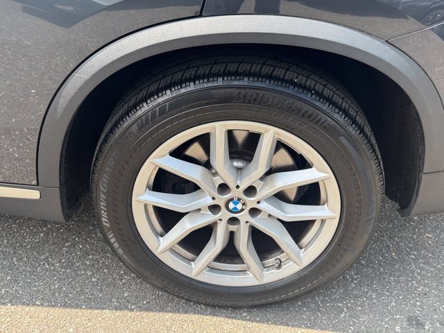 Used 2022 BMW X5 xDrive40i w/ Premium Package AWD/4WD image 11