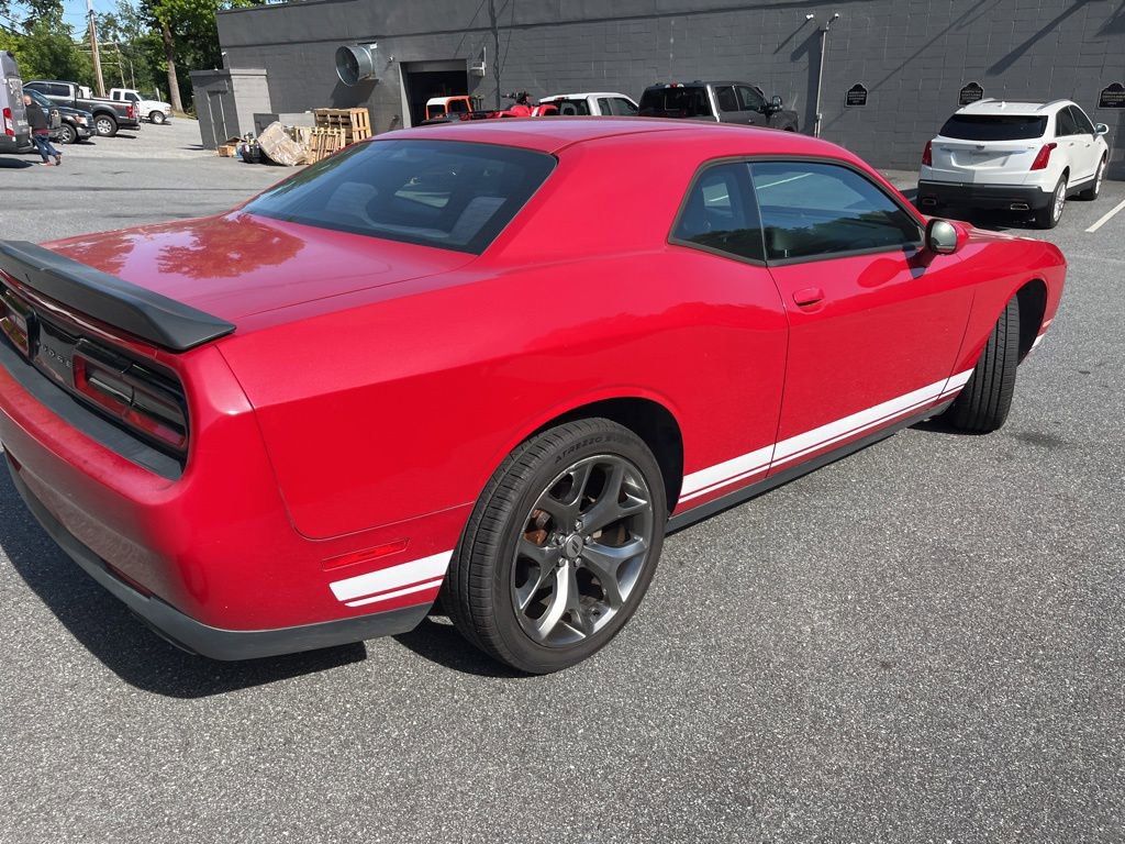 Used 2017 Dodge Challenger SXT RWD image 17