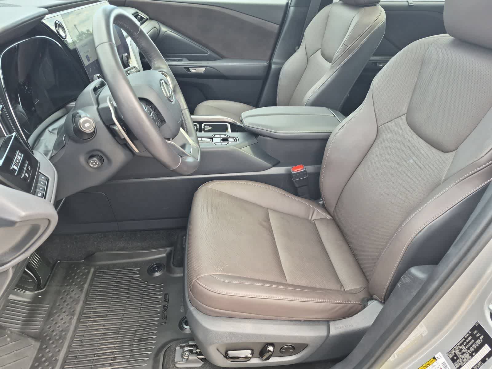 Used 2024 Lexus TX 350 AWD w/ Technology Package image 16