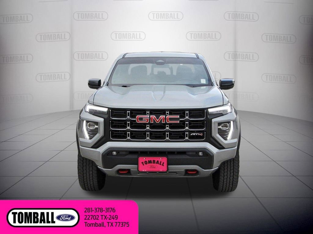 Used 2025 GMC Canyon AT4 image 2