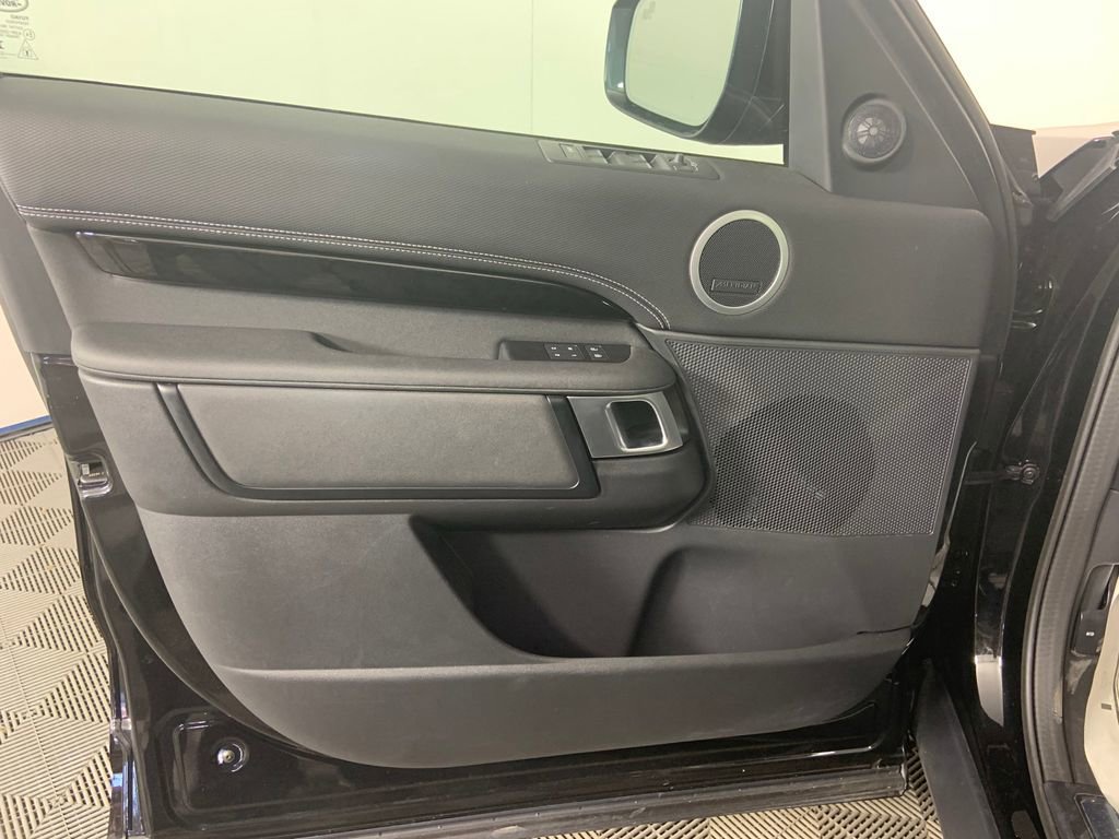 Used 2023 Land Rover Discovery S R-Dynamic AWD/4WD image 24
