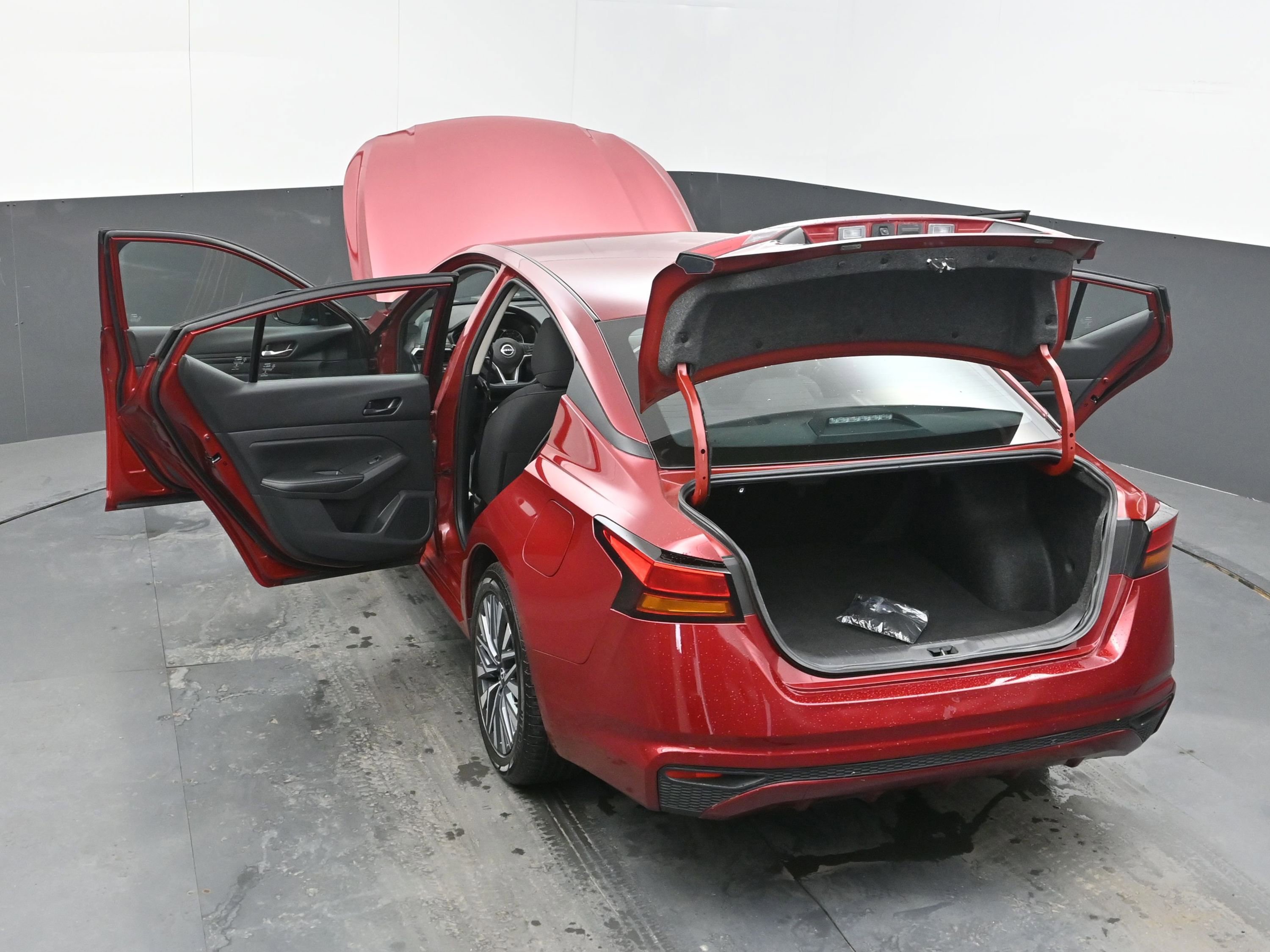 Used 2024 Nissan Altima 2.5 SV image 41