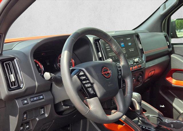 Used 2025 Nissan Frontier PRO-4X w/ Pro Convenience Package AWD/4WD image 9