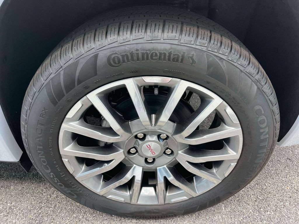 New 2026 GMC Terrain Denali w/ LPO, Floor Liner Package AWD/4WD image 12