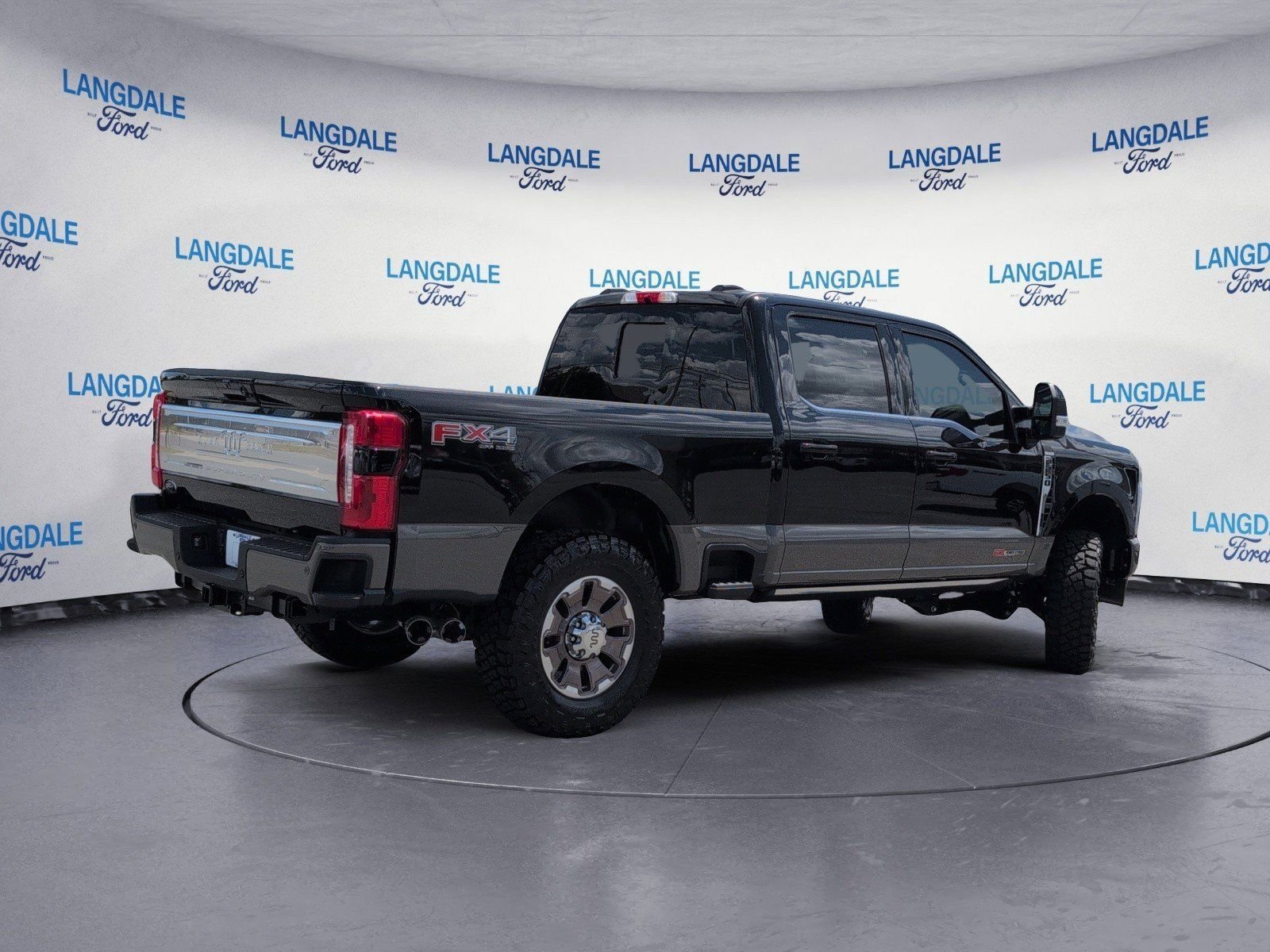 New 2026 Ford F250 4x4 Crew Cab Super Duty image 4