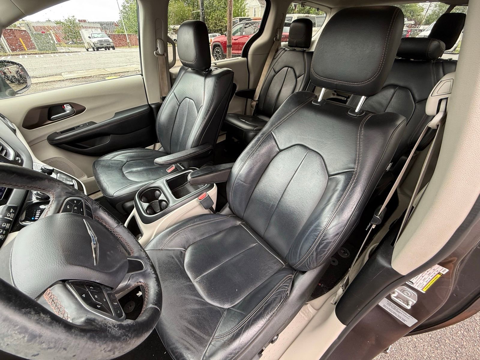 Used 2017 Chrysler Pacifica Touring-L Plus FWD image 14