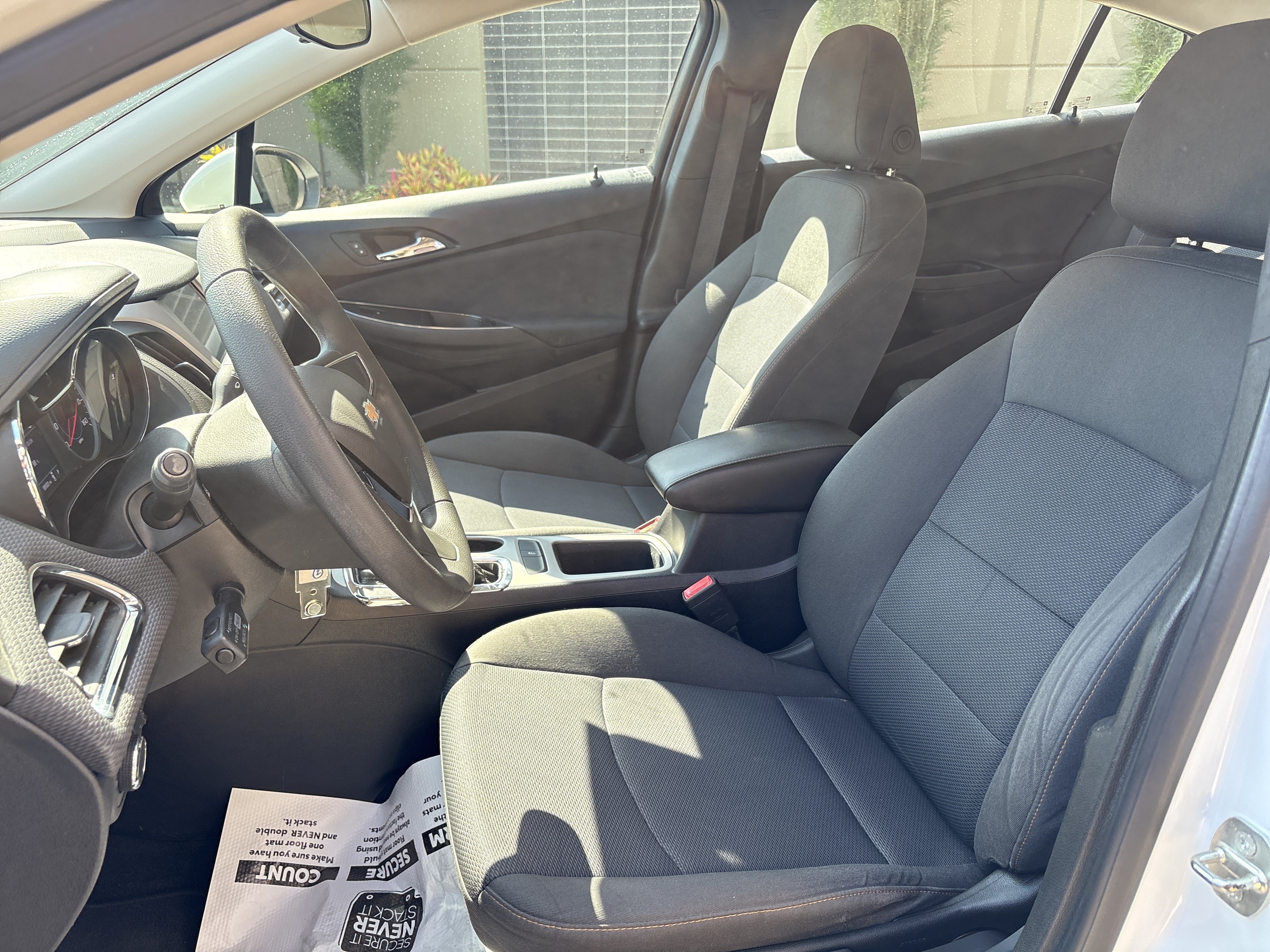 Used 2018 Chevrolet Cruze LS FWD image 30