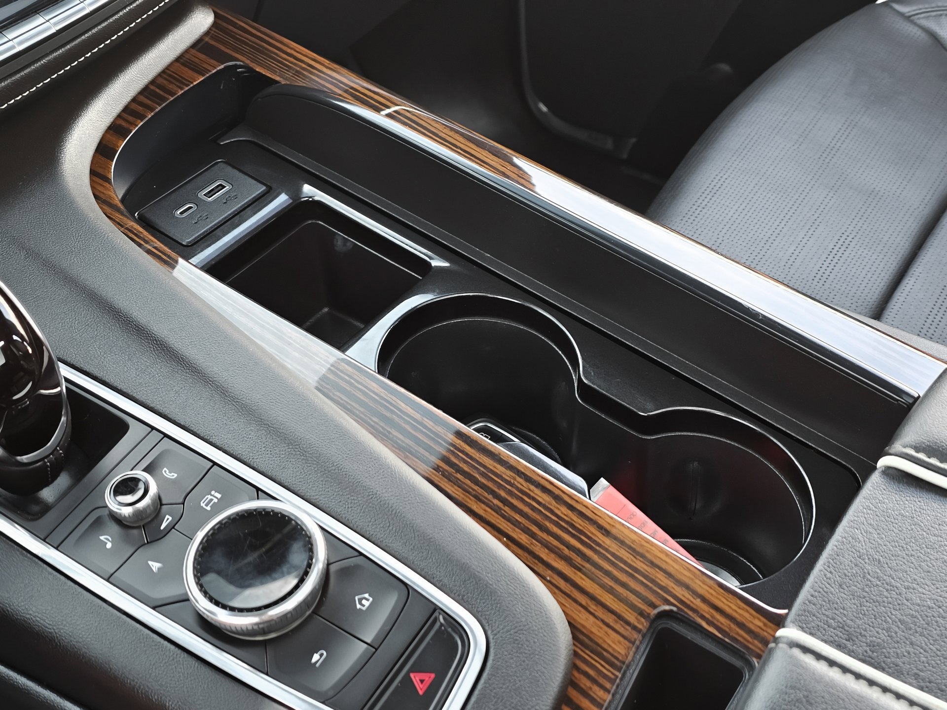 Used 2022 Cadillac Escalade ESV Premium Luxury w/ LPO, Floor Liner Package image 50