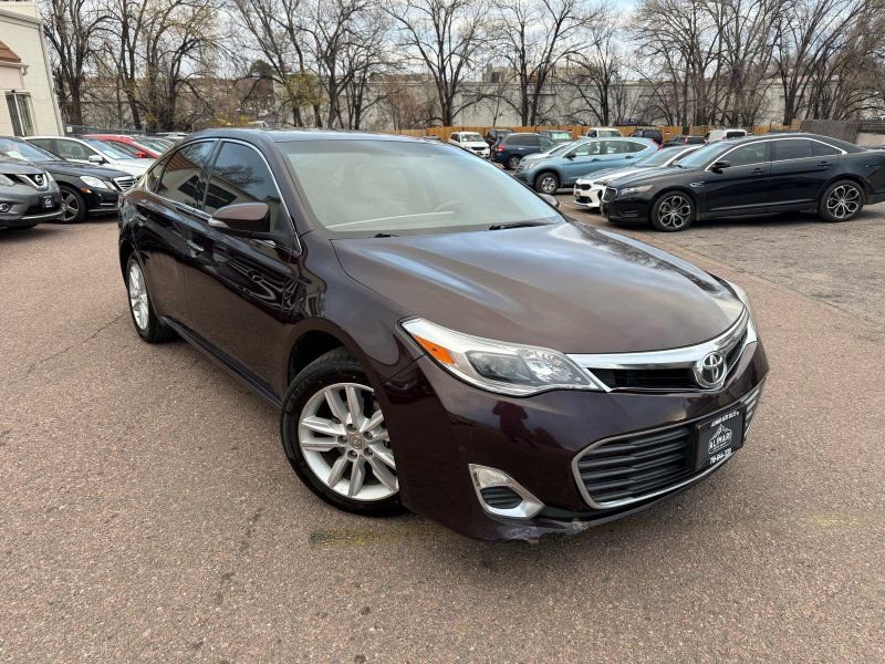 Used 2013 Toyota Avalon XLE image 1
