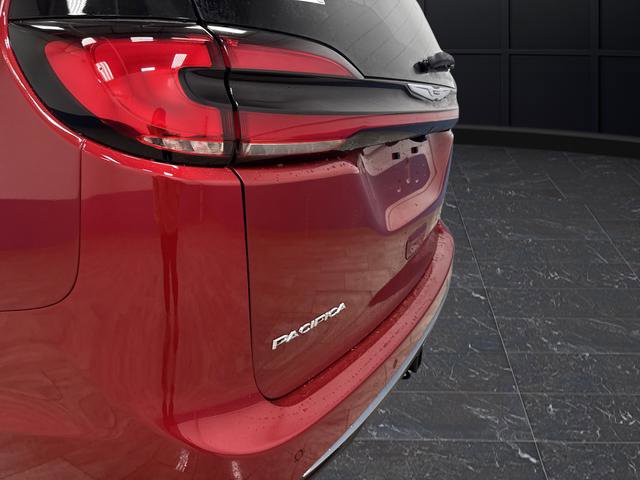 New 2026 Chrysler Pacifica Limited w/ Trailer Tow Group image 36