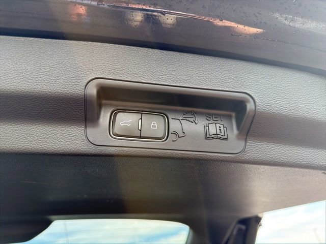 Certified 2022 Ford Explorer XLT w/ Equipment Group 202A AWD/4WD image 12