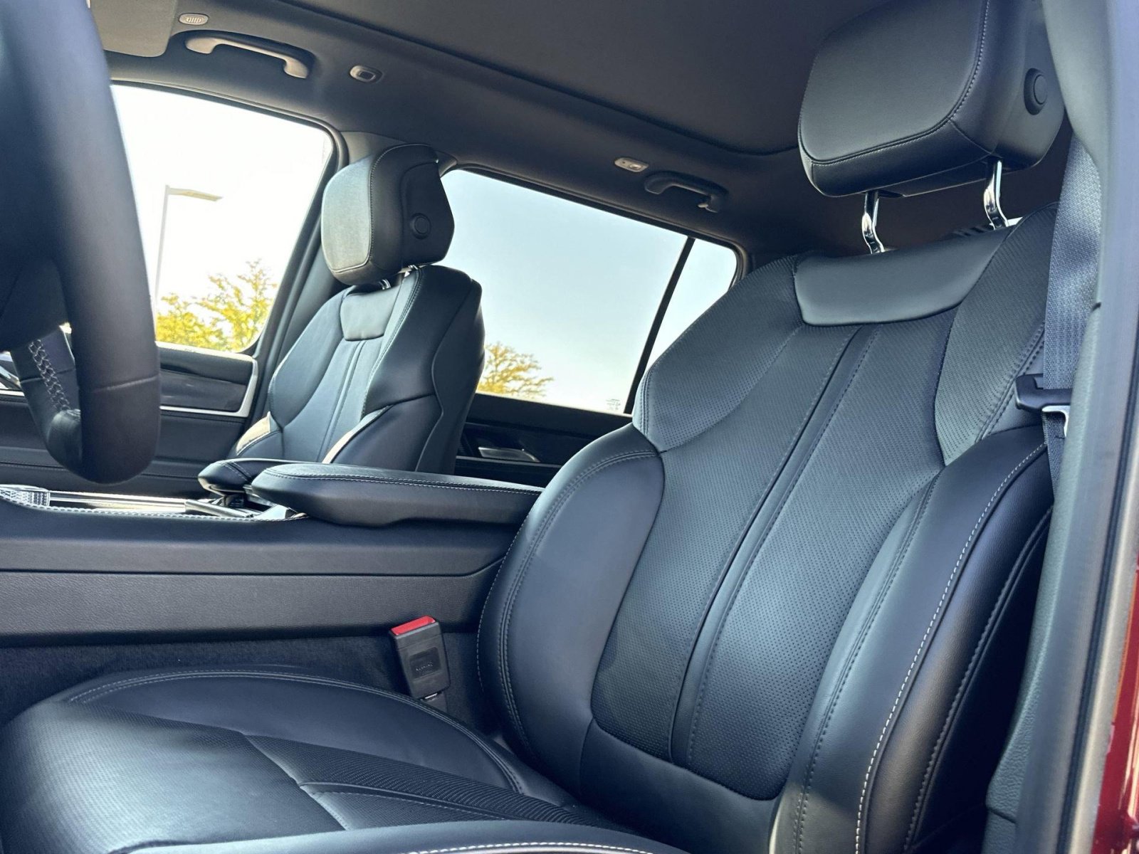 New 2024 Jeep Wagoneer Base w/ Premium Group I image 18