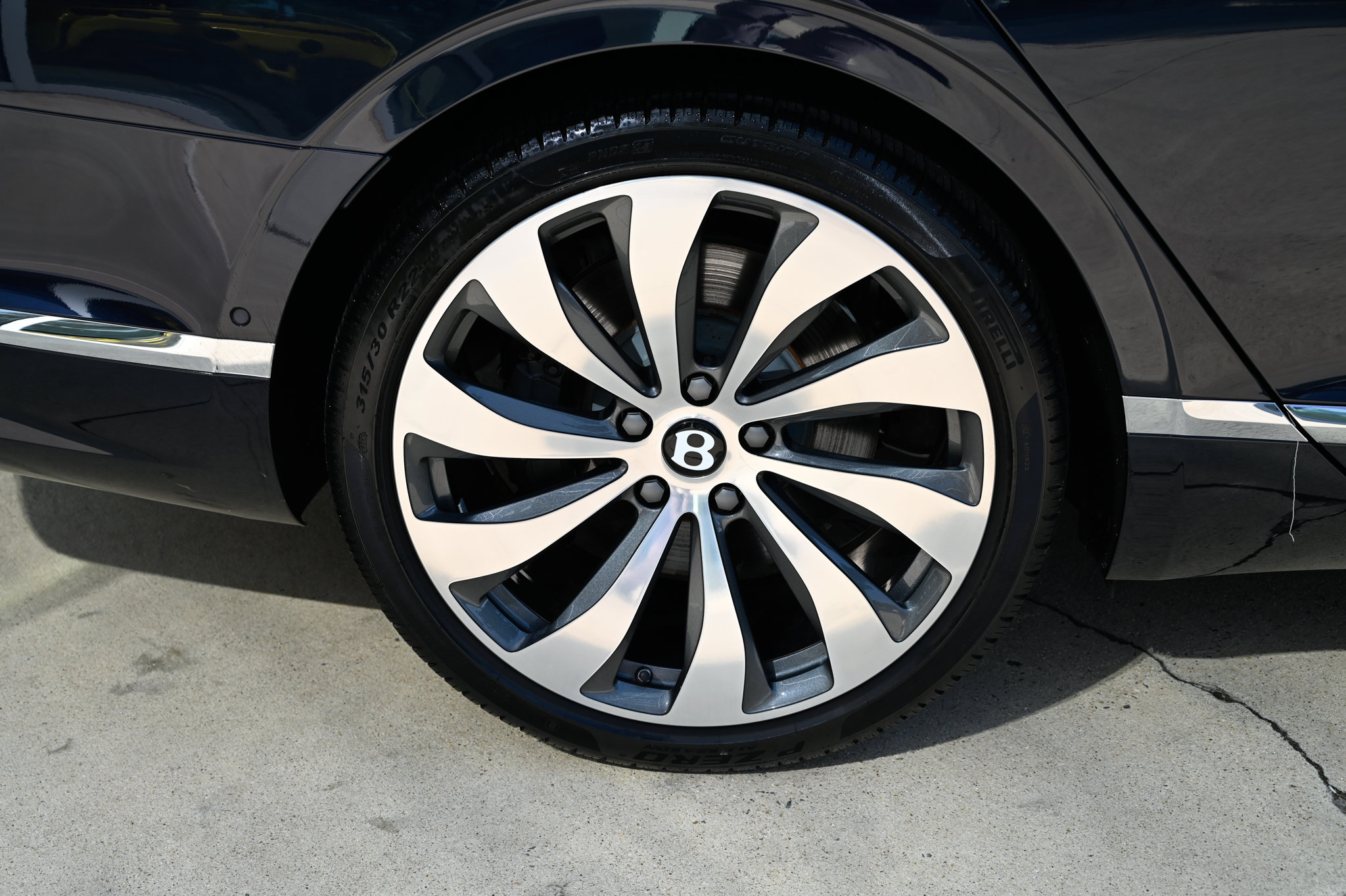 Used 2022 Bentley Flying Spur V8 AWD/4WD image 11