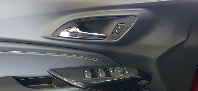 New 2026 Chevrolet Trax LT w/ Sunroof Package image 12