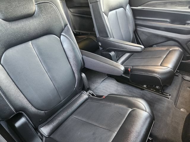 Certified 2023 Jeep Grand Cherokee L Limited w/ Luxury Tech Group II AWD/4WD image 29