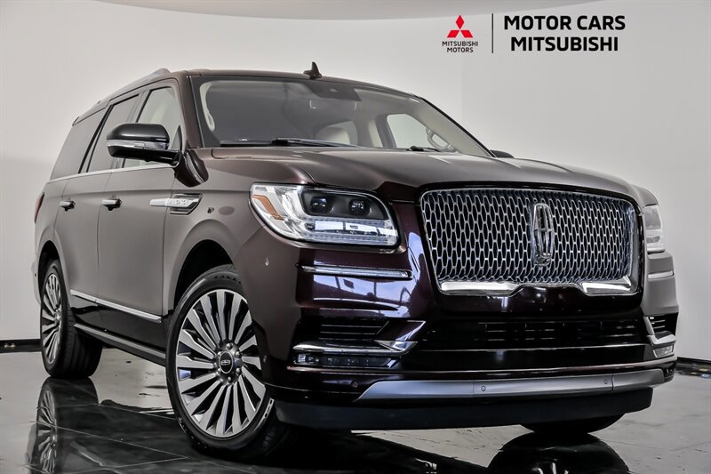 Used 2019 Lincoln Navigator Reserve image 1