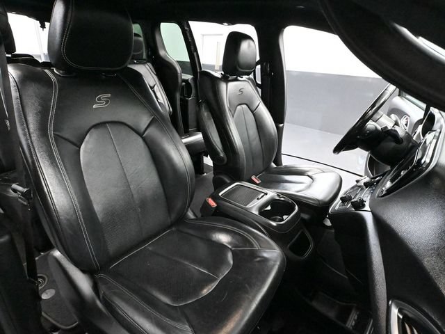 Used 2019 Chrysler Pacifica Touring-L Plus w/ Advanced Safetytec Group FWD image 59
