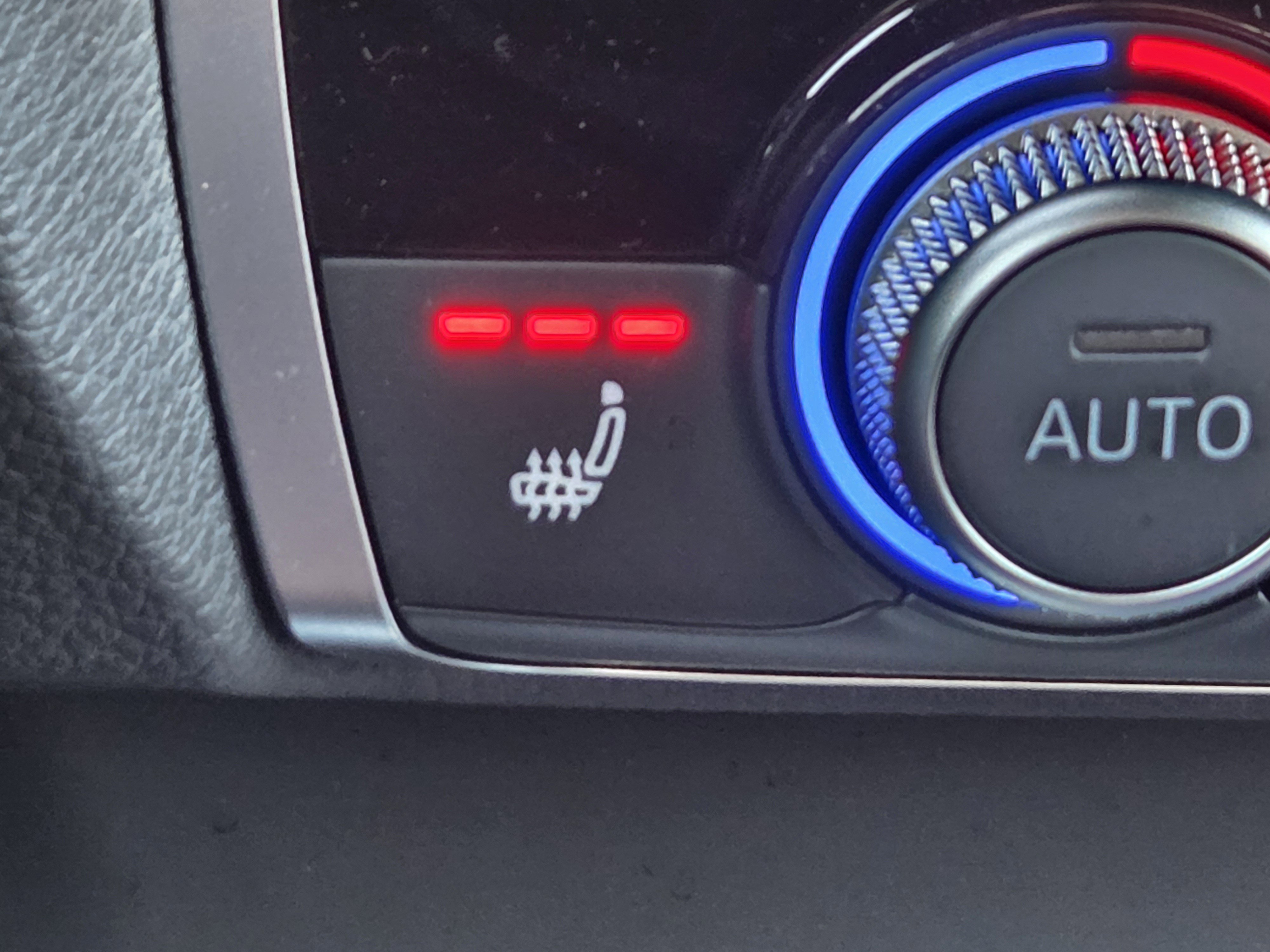 Certified 2025 Audi Q3 2.0T Premium w/ Convenience Package image 14