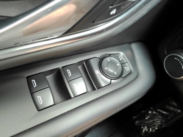 Used 2021 Chevrolet Suburban LS RWD image 35