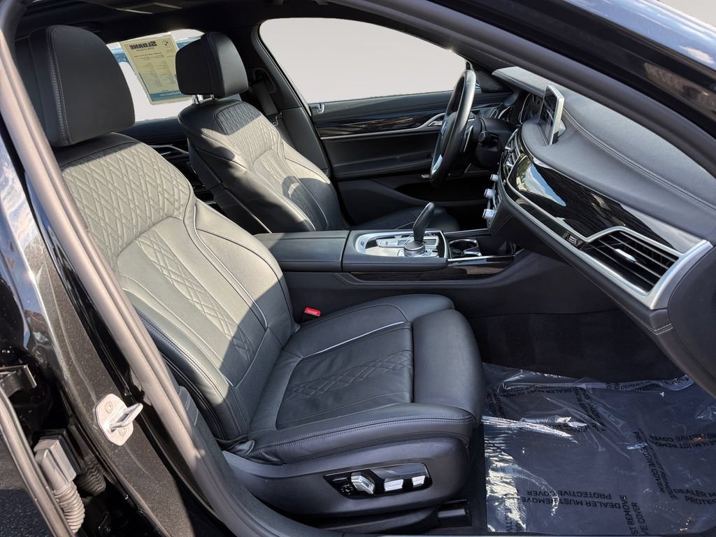 Used 2018 BMW 750i xDrive AWD/4WD image 15