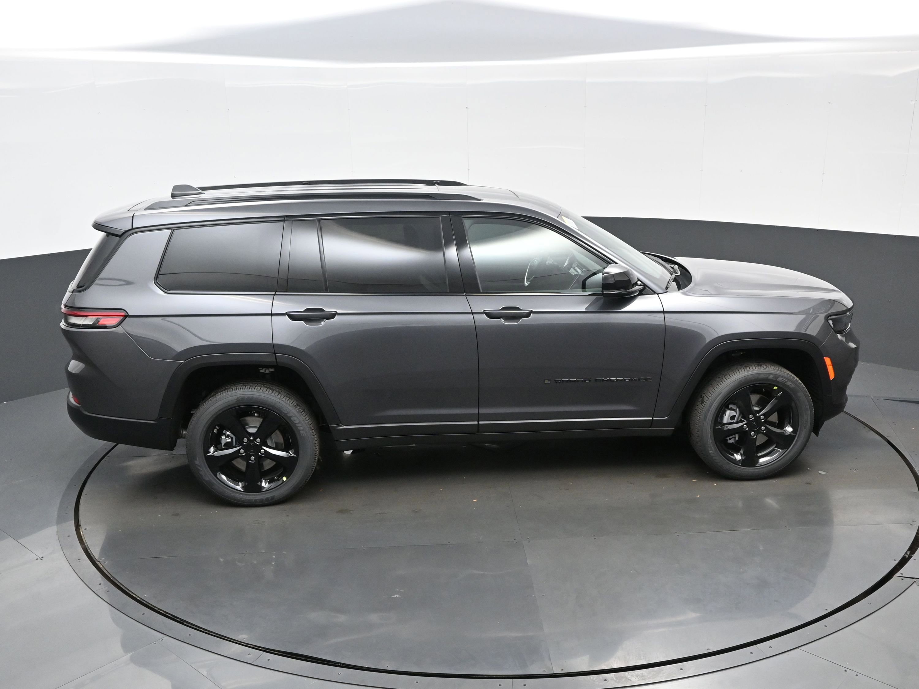 New 2025 Jeep Grand Cherokee L Altitude image 24