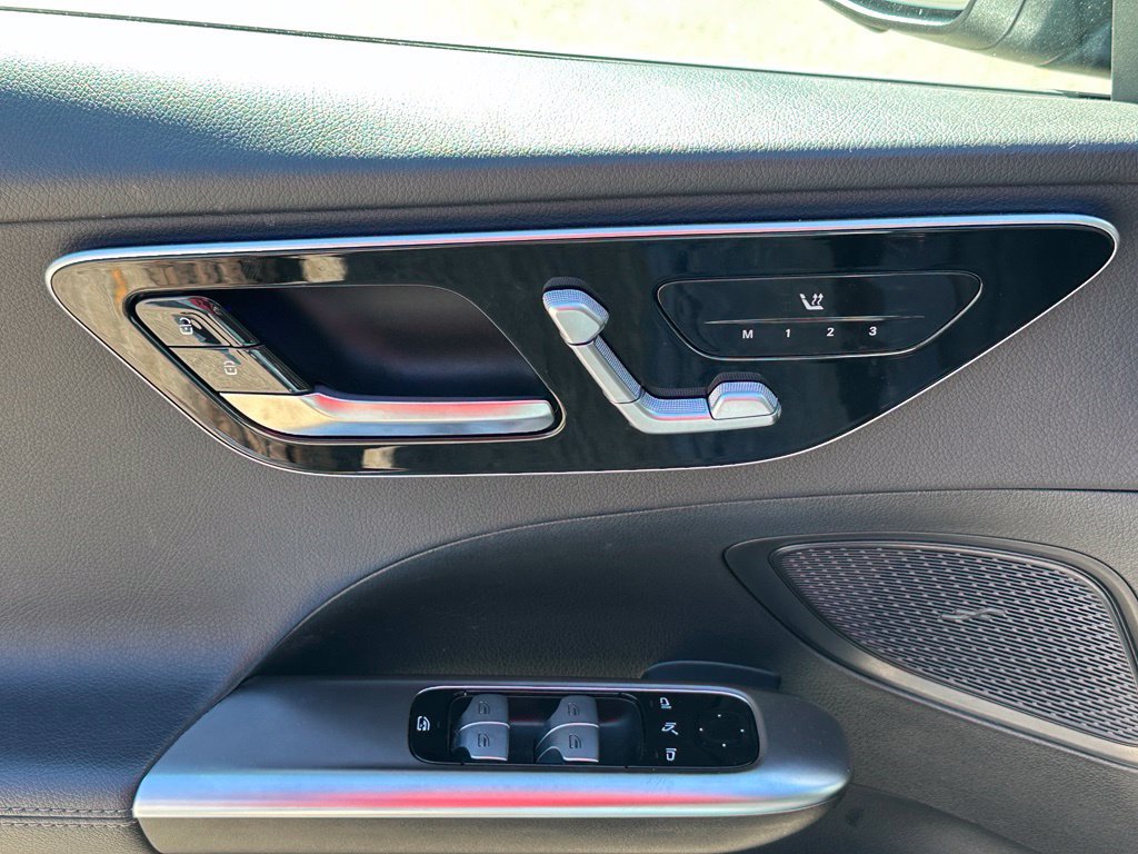 Used 2025 Mercedes-Benz C 300 4MATIC Sedan image 9