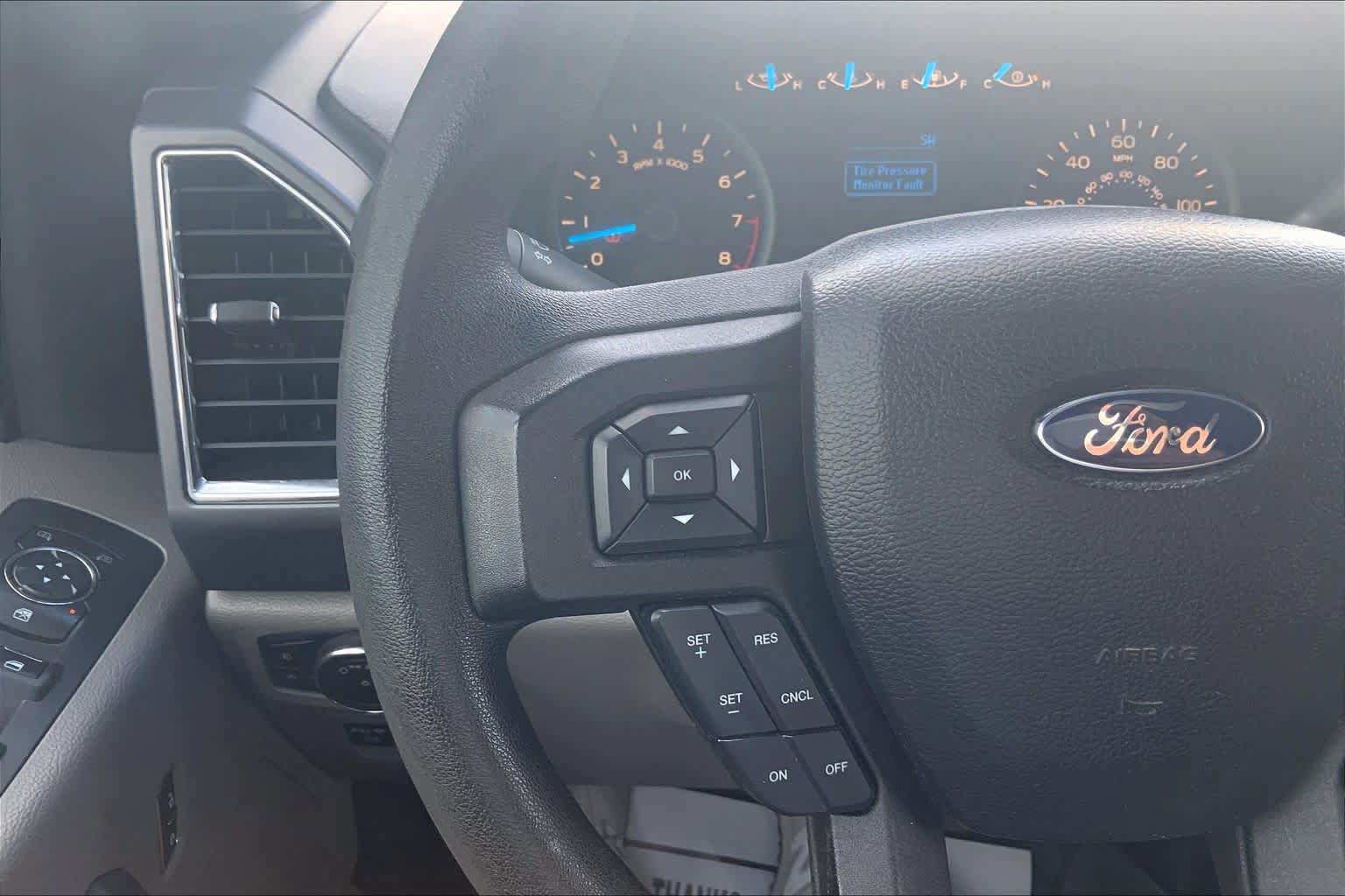 Used 2016 Ford F150 XLT AWD/4WD image 23