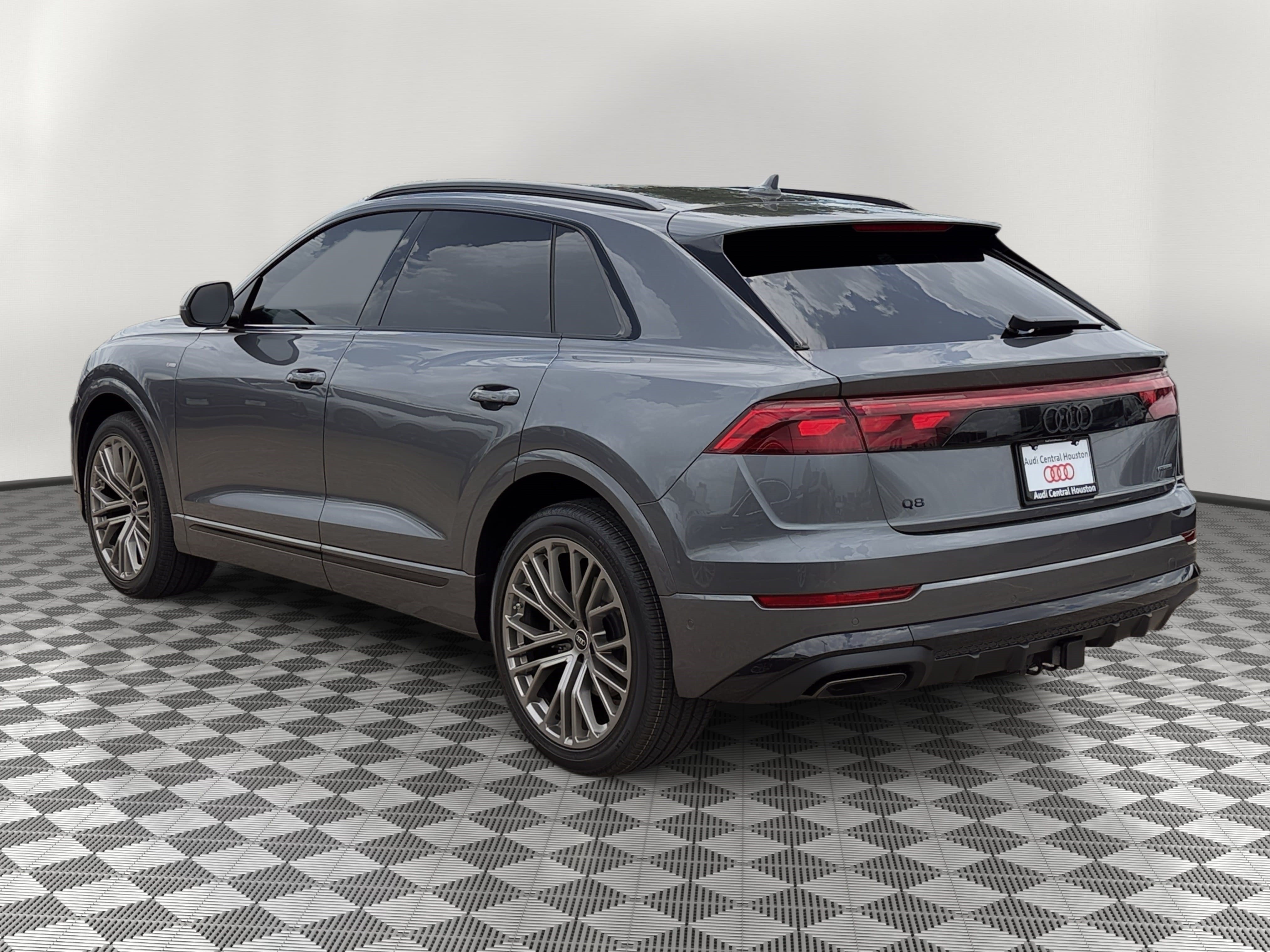 New 2027 Audi Q8 Prestige AWD/4WD image 3