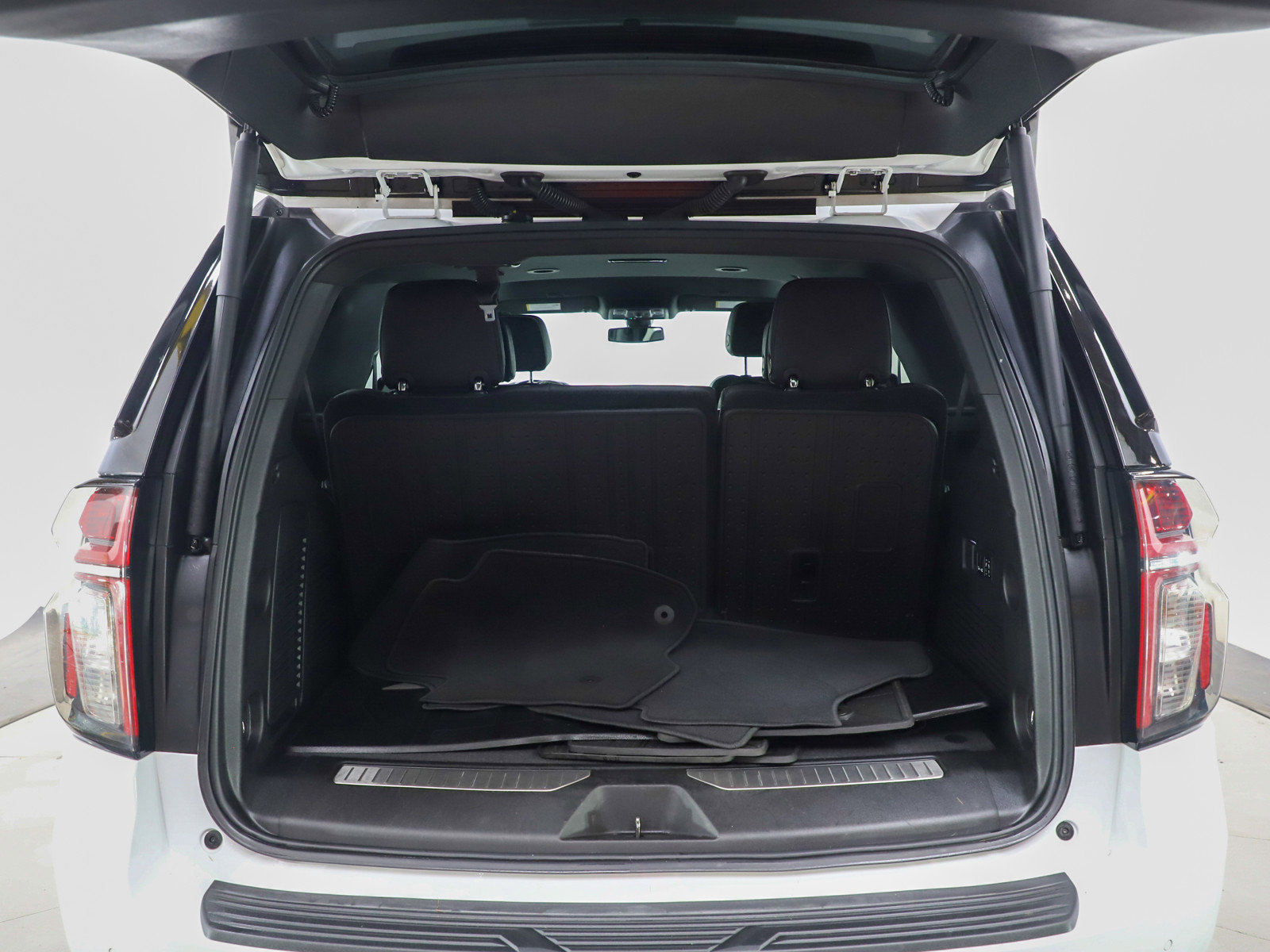 Used 2021 Chevrolet Tahoe Premier AWD/4WD image 18