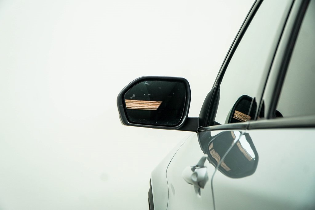 Used 2022 Ford Explorer XLT w/ Equipment Group 202A image 14