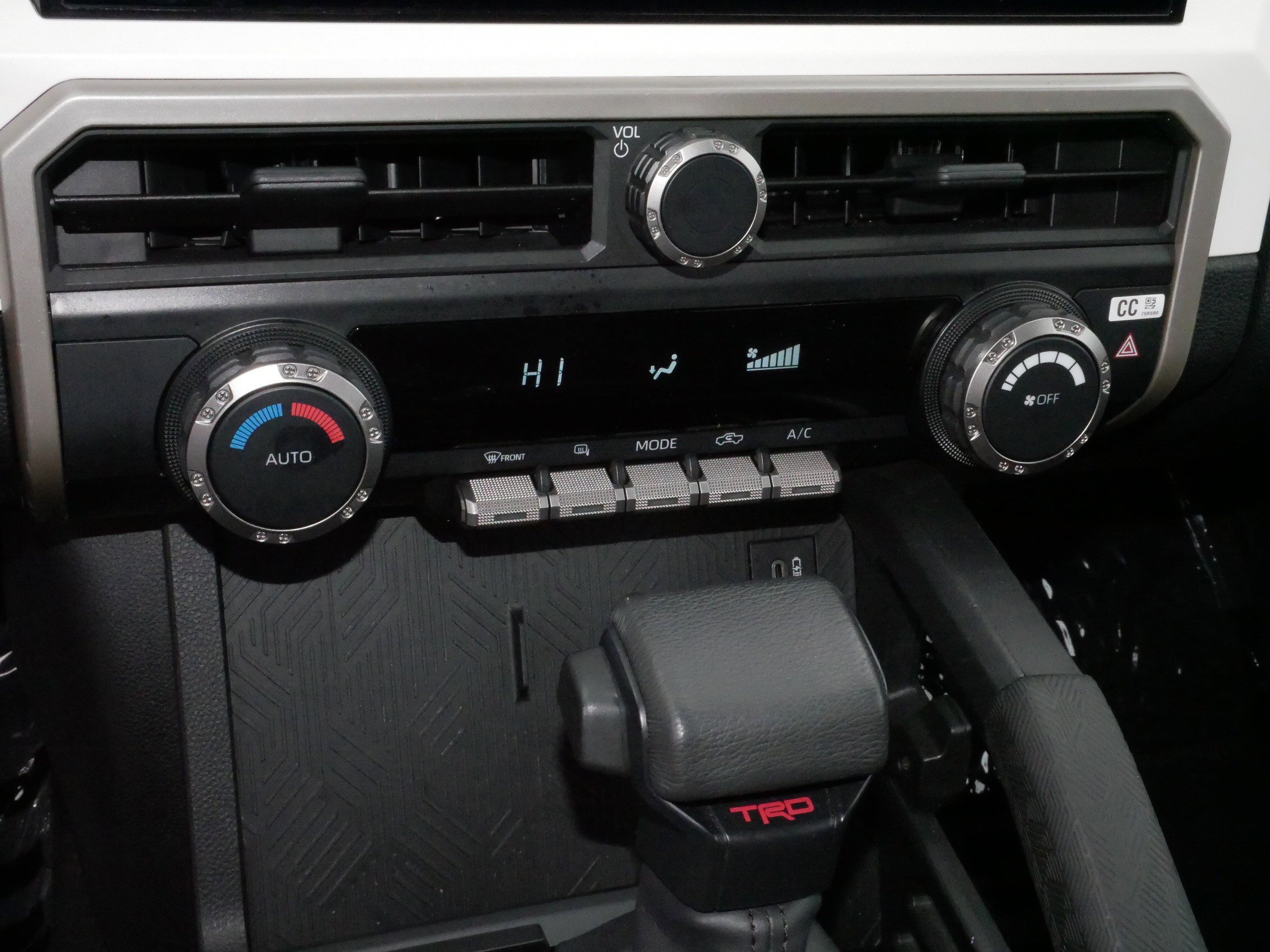 Used 2024 Toyota Tacoma TRD Off-Road image 24