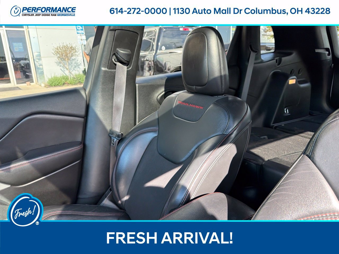 Used 2018 Jeep Cherokee Trailhawk w/ Comfort/Convenience Group AWD/4WD image 17