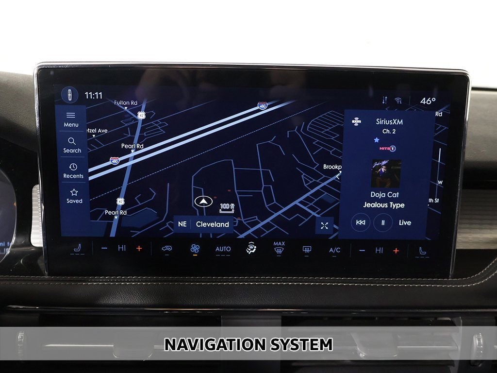 Used 2023 Lincoln Corsair AWD image 3