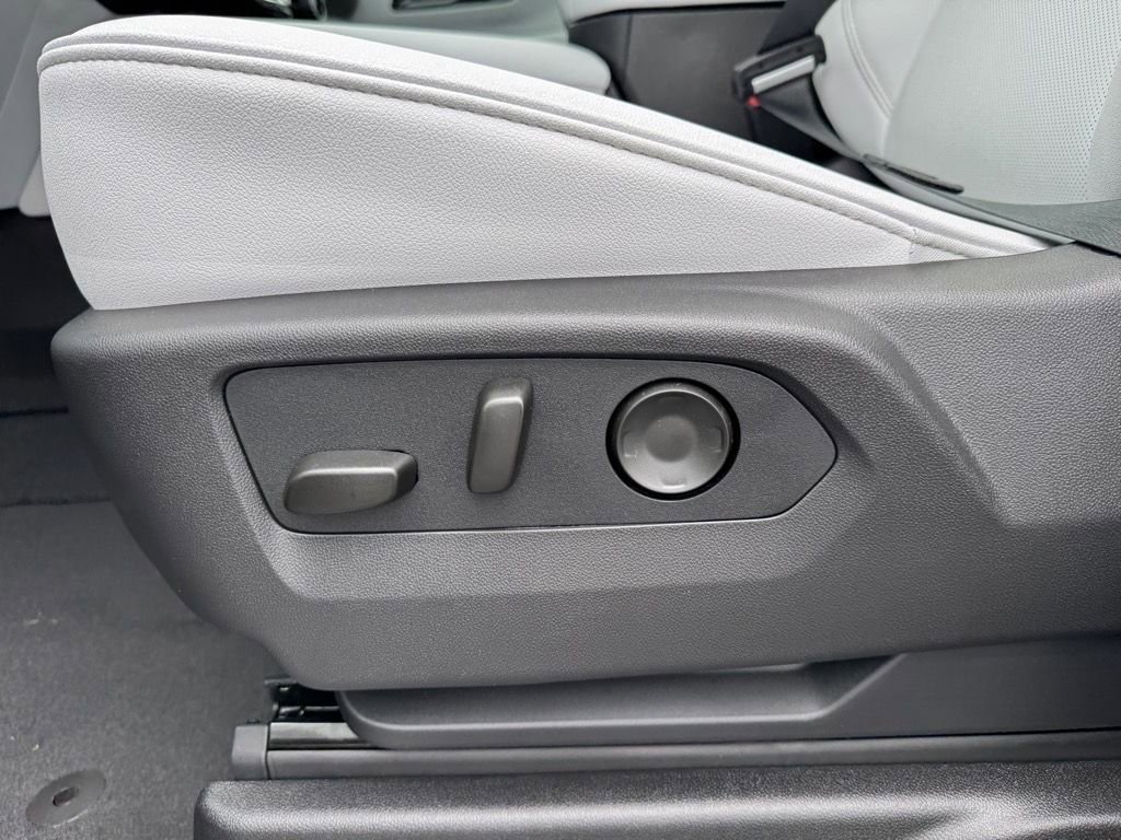 New 2026 Chevrolet Suburban Premier image 15