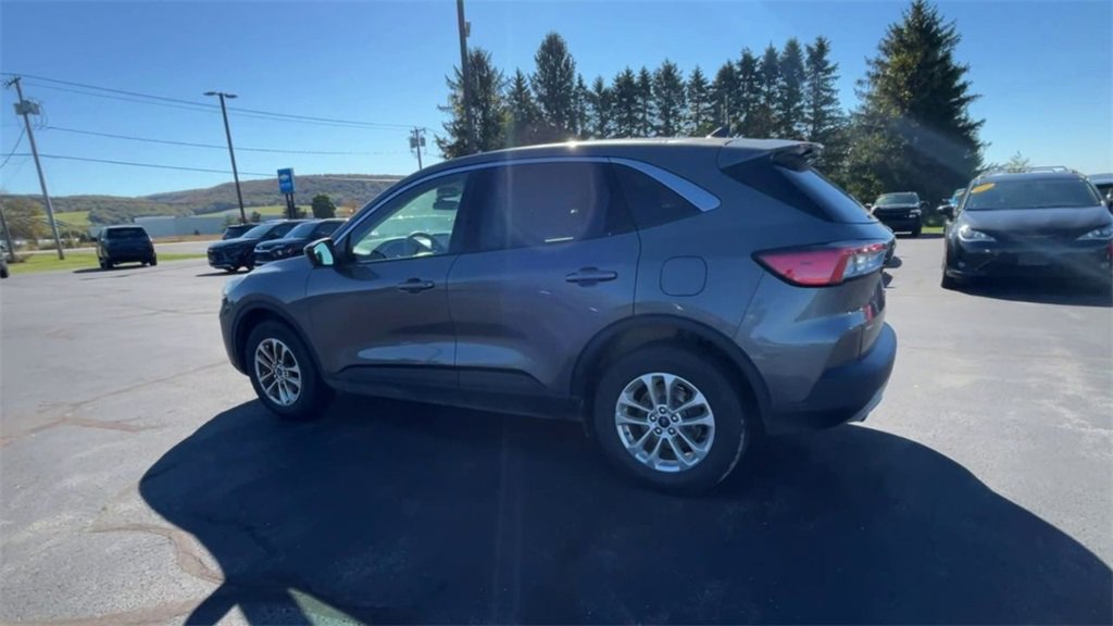 Used 2021 Ford Escape SE image 6