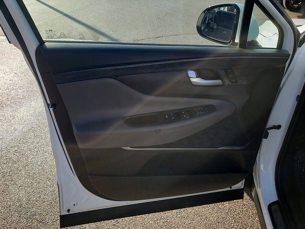 Used 2019 Hyundai Santa Fe AWD image 10