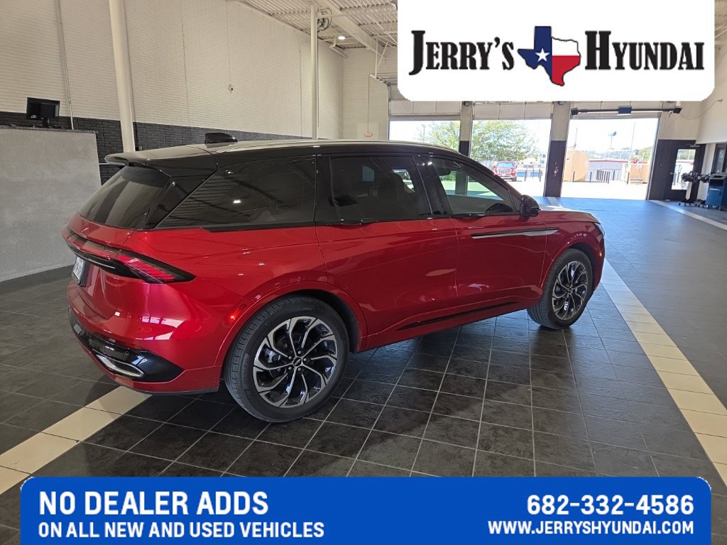Used 2026 Lincoln Nautilus Reserve AWD/4WD image 5