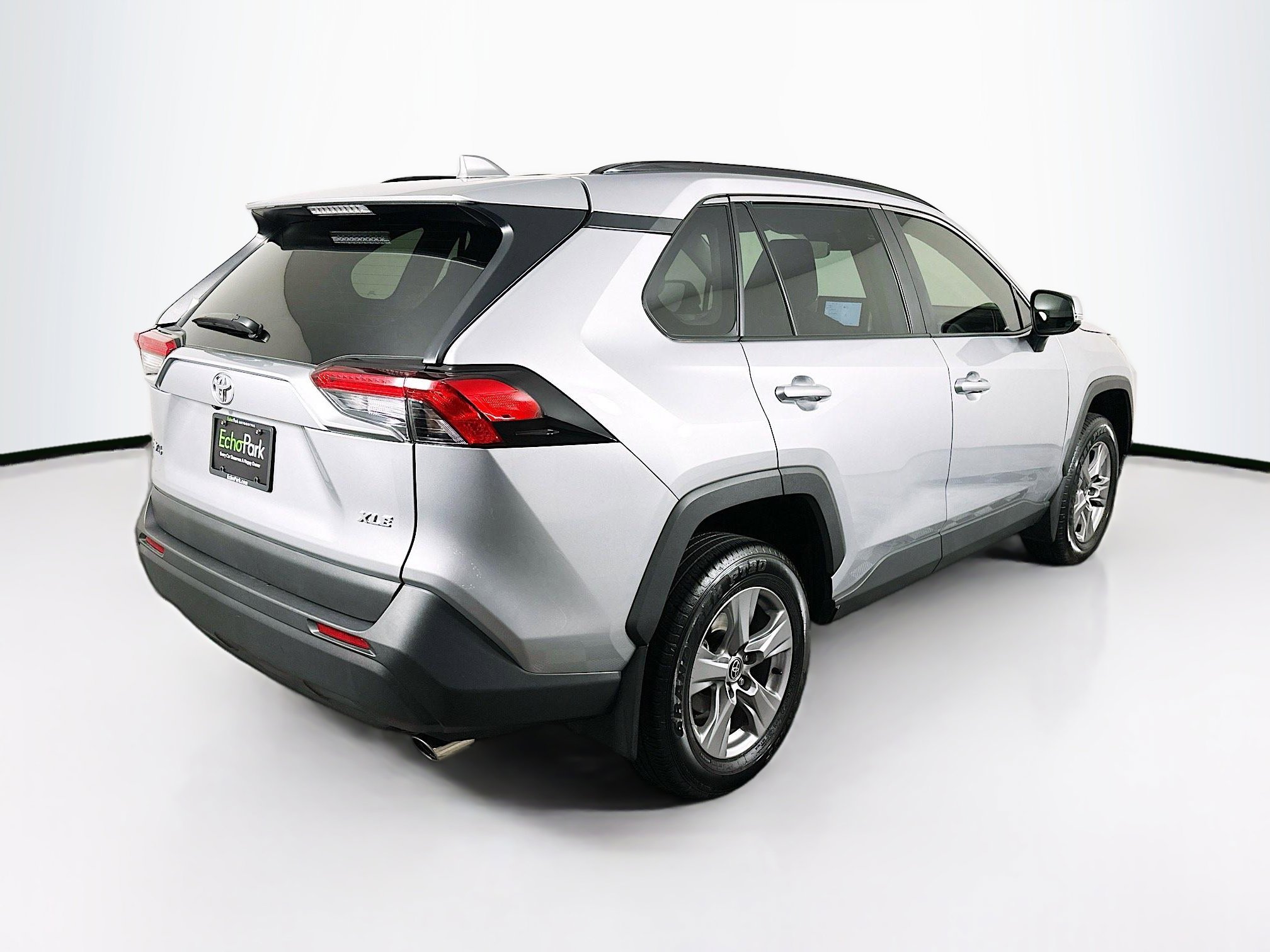 Used 2025 Toyota RAV4 XLE image 9