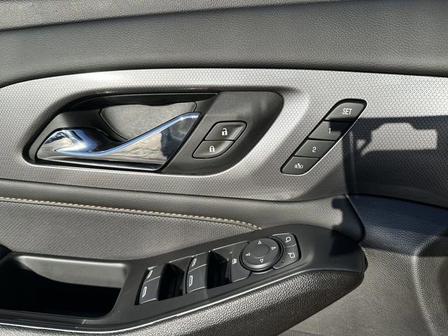 Used 2021 Chevrolet Traverse Premier image 24