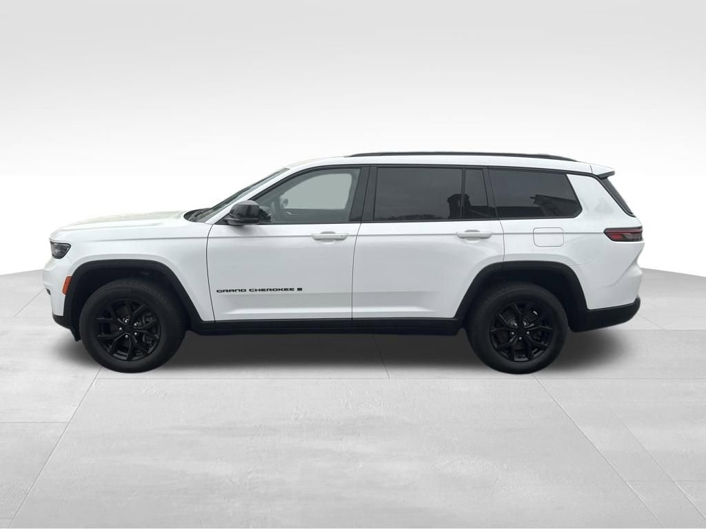 Used 2024 Jeep Grand Cherokee L Laredo AWD/4WD image 5