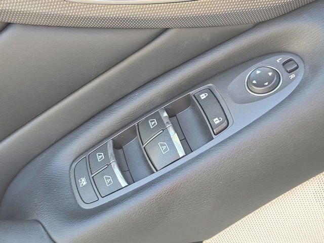 Used 2015 INFINITI Q50 Premium w/ Navigation Package image 31