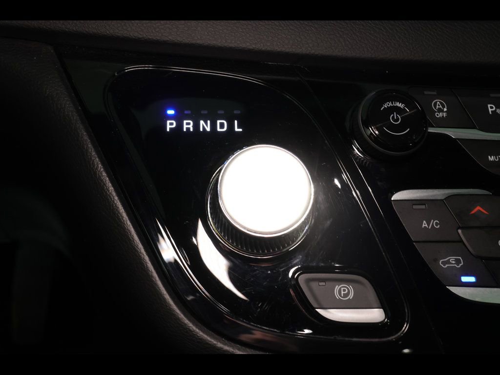 Used 2025 Chrysler Pacifica Select FWD image 26