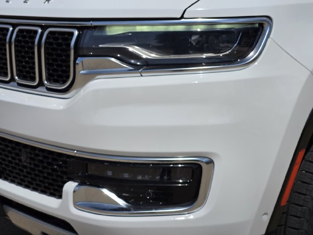 Certified 2024 Jeep Wagoneer Series II w/ Flexible Seating Group AWD/4WD image 8