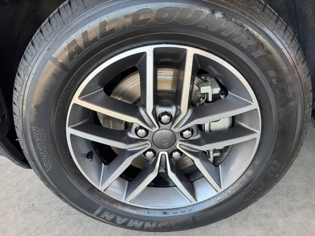 Used 2021 Jeep Grand Cherokee Limited w/ Luxury Group II image 44